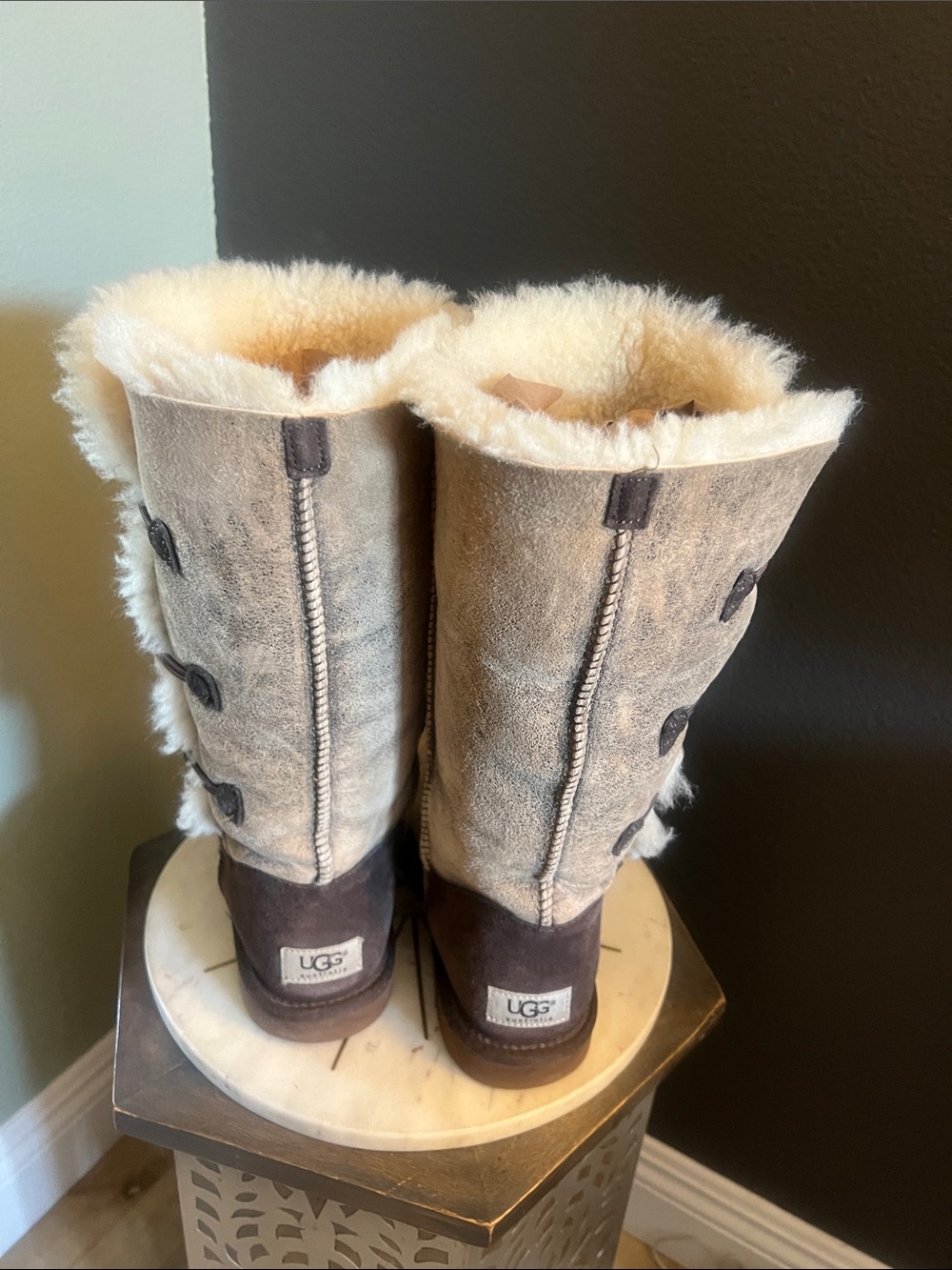 1 hour sale. Ugg Boots, Tall Bailey Button Triplet Sand Sheepskin Button US 8 - Picture 9 of 11